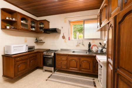 Casa de Vila à venda com 4 quartos, sendo 1 suíte, em Cupecê, São Paulo, SP