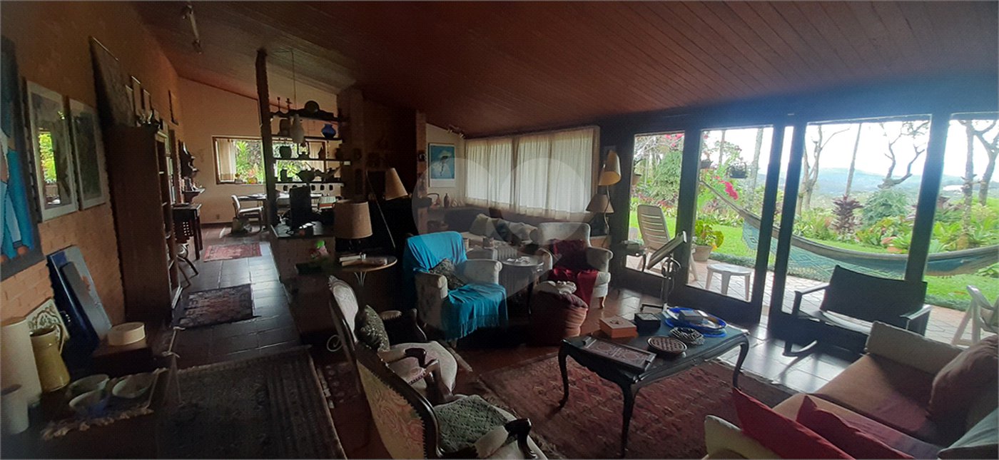 Casa Térrea à venda com 4 quartos, sendo 2 suítes, em Serra da Cantareira, Mairiporã, SP
