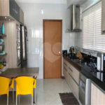 Casa à venda com 4 quartos, sendo 3 suítes, no condomínio Residencial Terra Nobre, Indaiatuba - SP