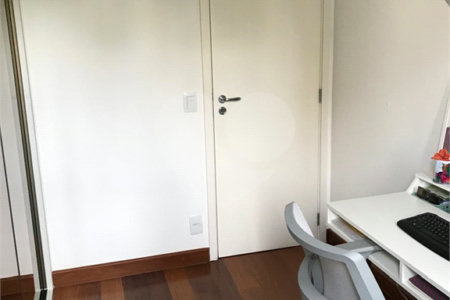 Apartamento à venda com 3 quartos, sendo 1 suíte,  em Lar São Paulo, São Paulo, SP