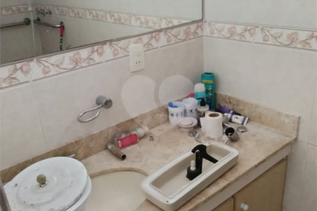 Apartamento à venda com 3 quartos, sendo 1 suíte,  em Aclimação, São Paulo, SP