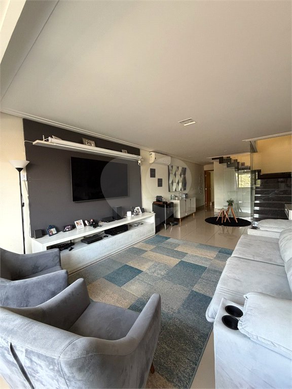 Casa à venda com 3 suítes em Vila Comercial, São Paulo, SP