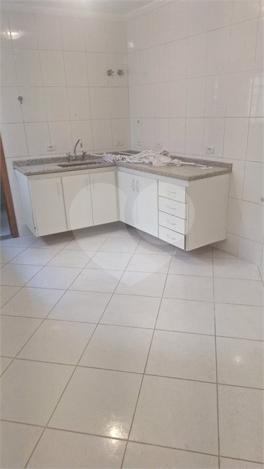 Casa à venda com 4 quartos em Vila Irmãos Arnoni, São Paulo, SP
