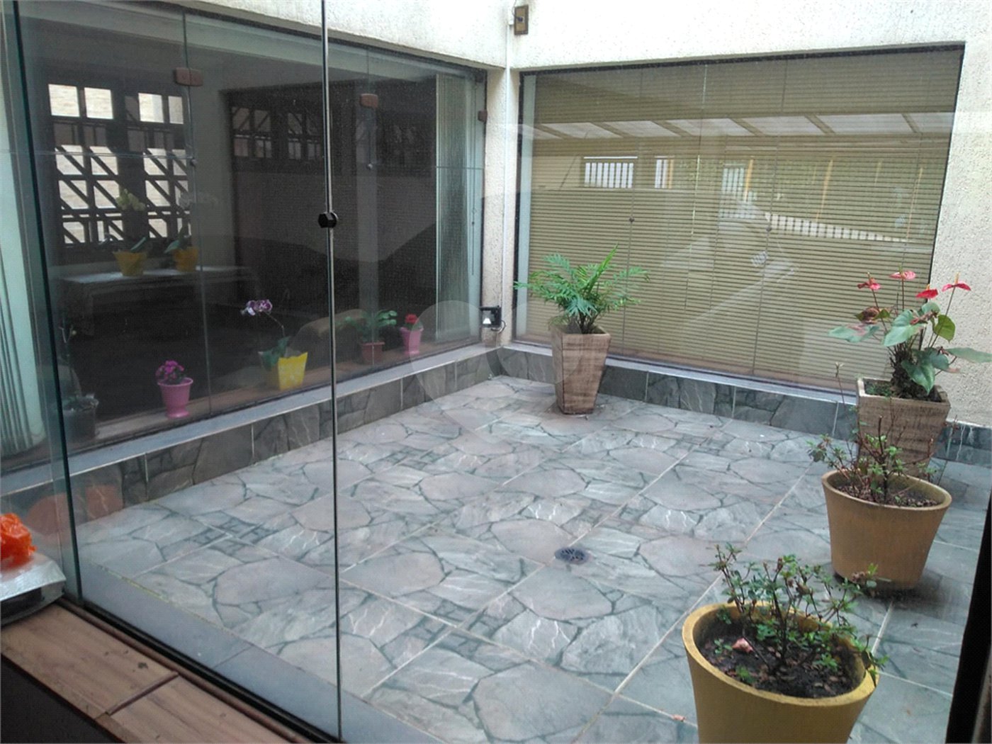 Casa à venda com 3 quartos, sendo 2 suítes,  em Vila Suissa, Mogi das Cruzes, SP