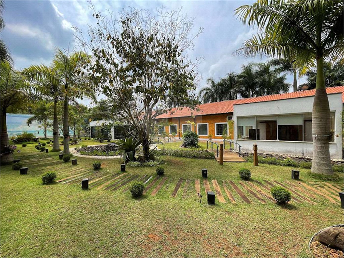 Casa à venda com 4 suítes no condomínio Miollo da Granja, Cotia - SP