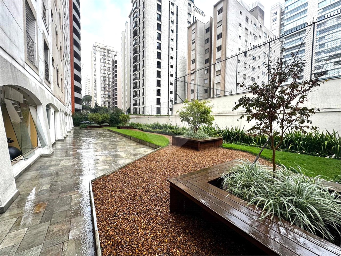 Apartamento à venda com 2 quartos em Moema, São Paulo, SP