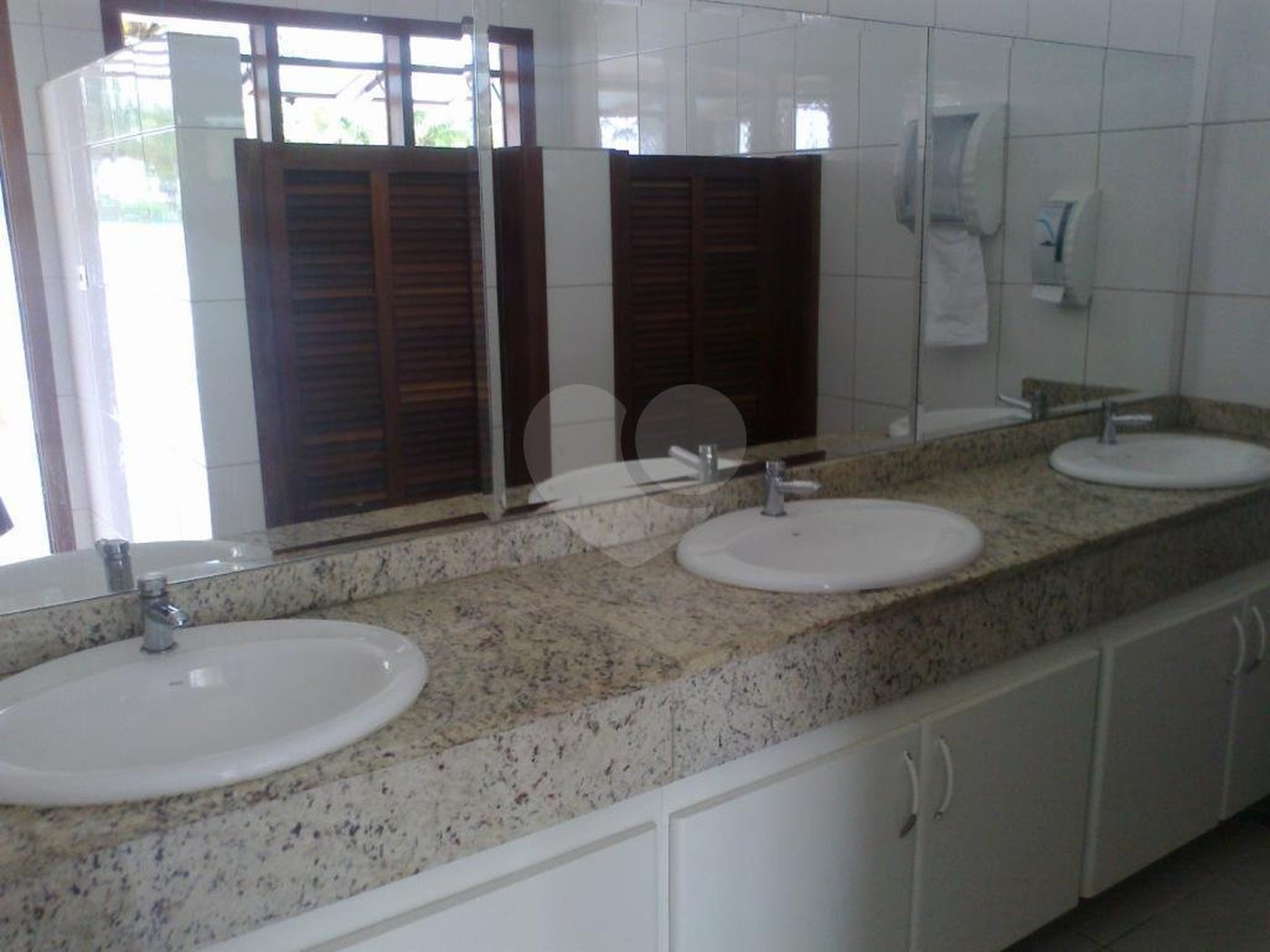 Sobrado à venda com 5 suítes em Enseada, Bertioga, SP