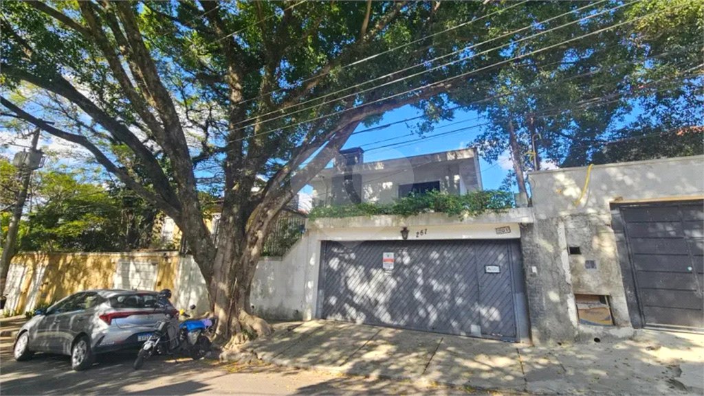 Sobrado à venda ou para alugar com 5 quartos, sendo 3 suítes, em Pacaembu, São Paulo, SP