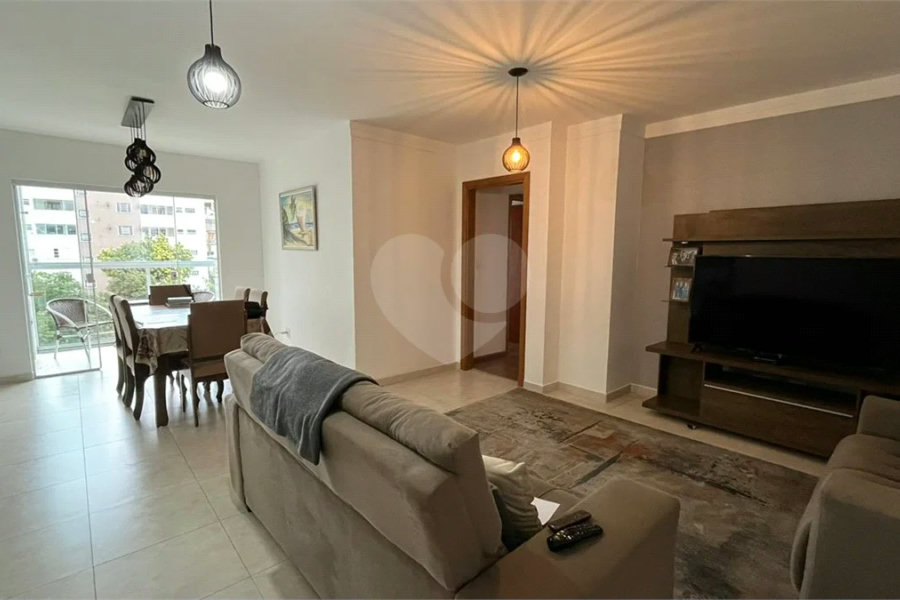 Apartamento à venda com 3 quartos, sendo 1 suíte, no Centro, Poços de Caldas - MG