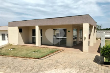 Casa à venda com 2 quartos no condomínio Novo Horizonte, Itapetininga - SP
