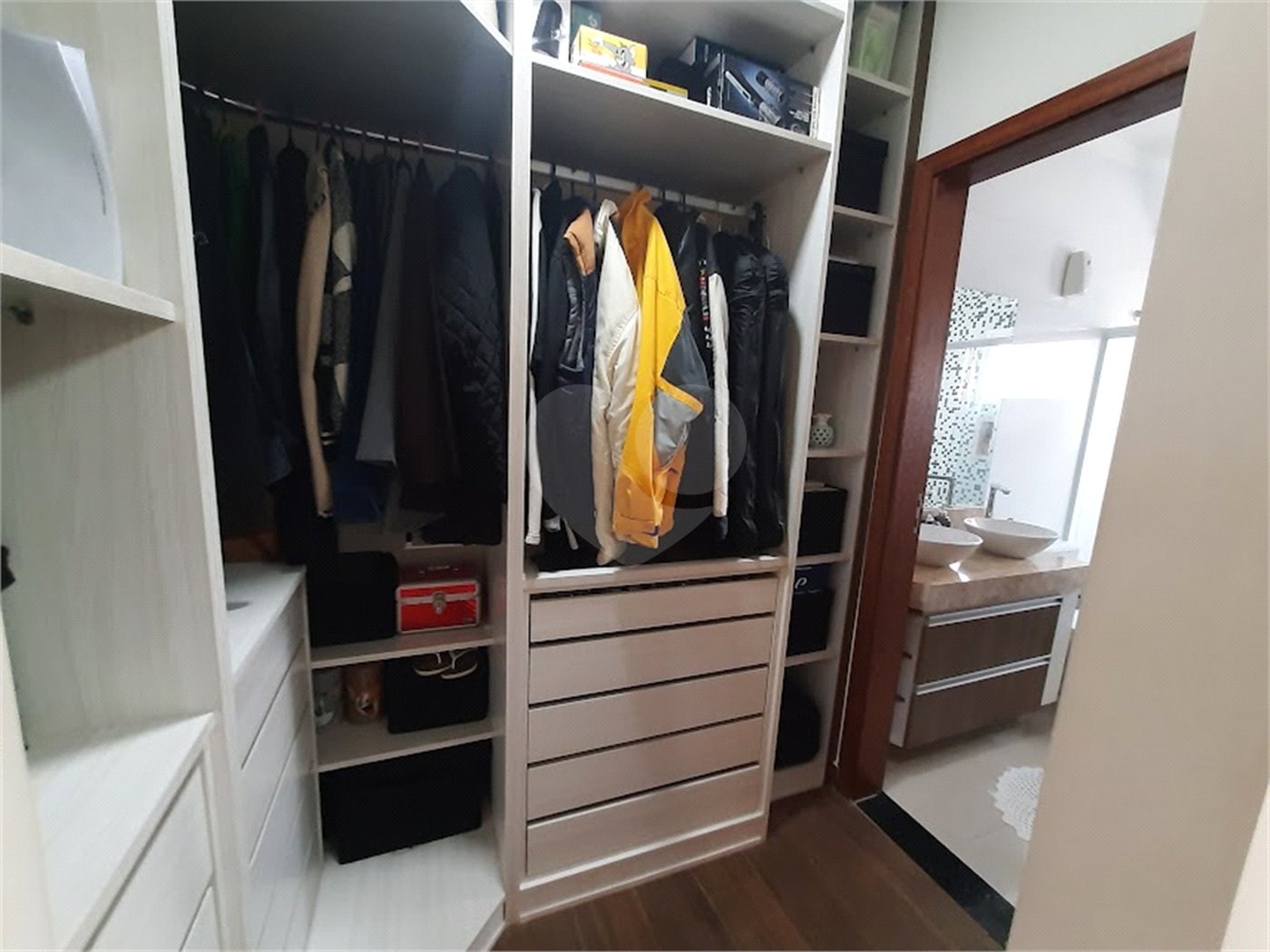 Casa à venda com 3 quartos, sendo 1 suíte, no condomínio Golden Park Residence II, Sorocaba - SP