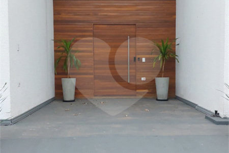 Casa à venda ou para alugar com 4 quartos, sendo 3 suítes, no condomínio Figueira Garden, Atibaia - SP