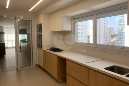 Apartamento à venda com 3 suítes em Indianópolis, São Paulo, SP