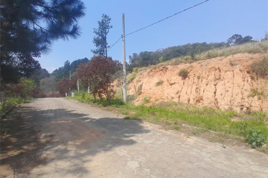 Terreno à venda no condomínio Aútria da Cantareira, Mairiporã - SP