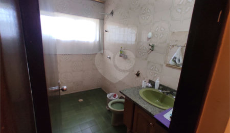 Casa à venda com 4 quartos, sendo 1 suíte,  em Vila Galvão, Guarulhos, SP