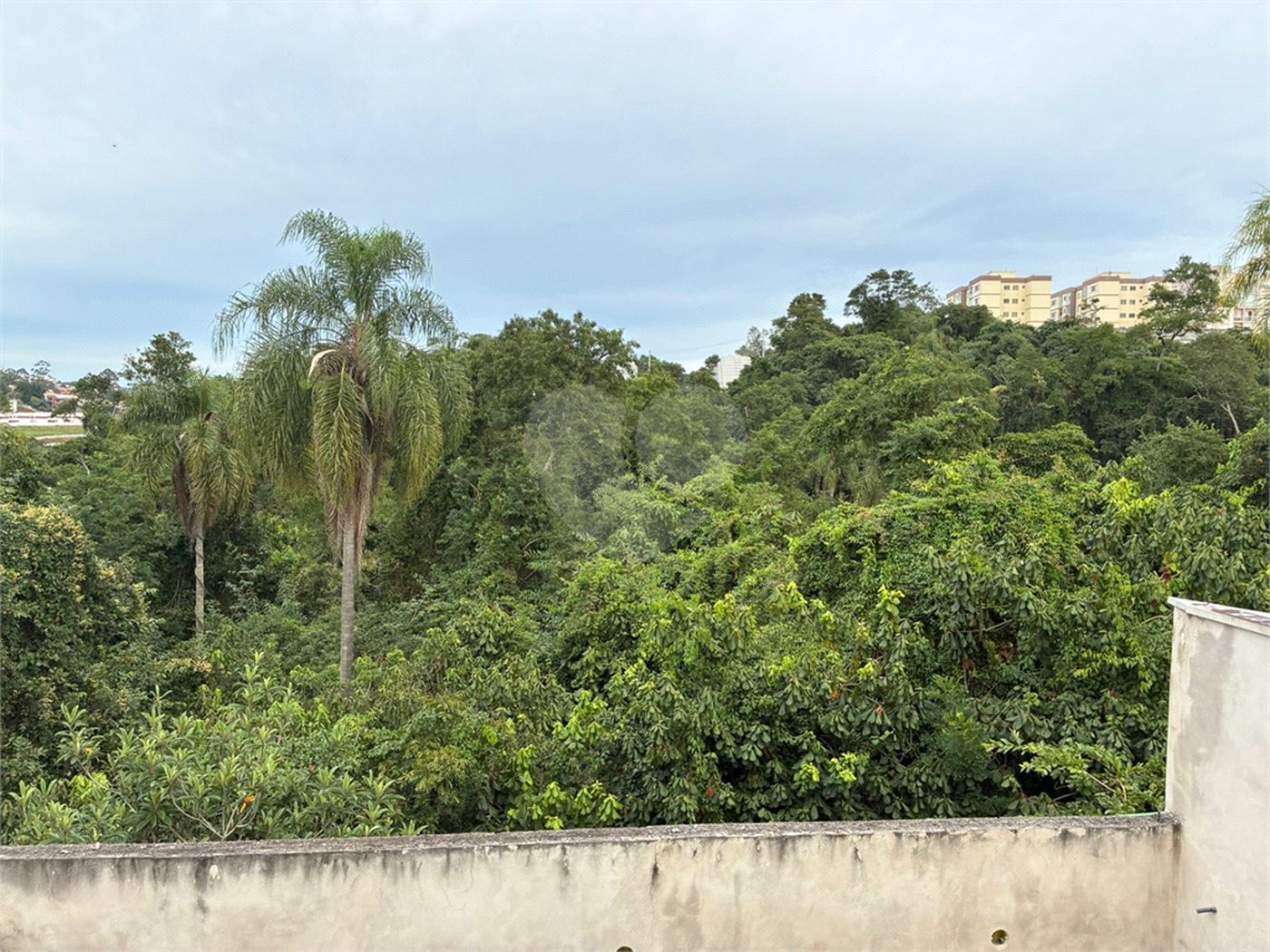 Sobrado à venda com 3 quartos em Jardim Petrópolis, Cotia, SP