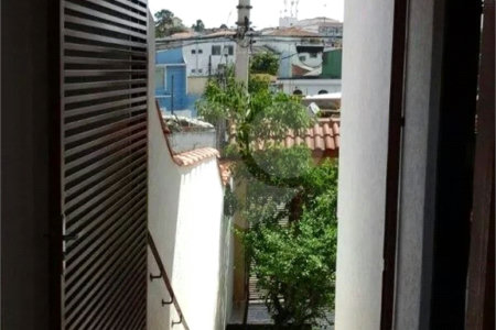 Sobrado à venda com 3 quartos em Jardim Itacolomi, São Paulo, SP