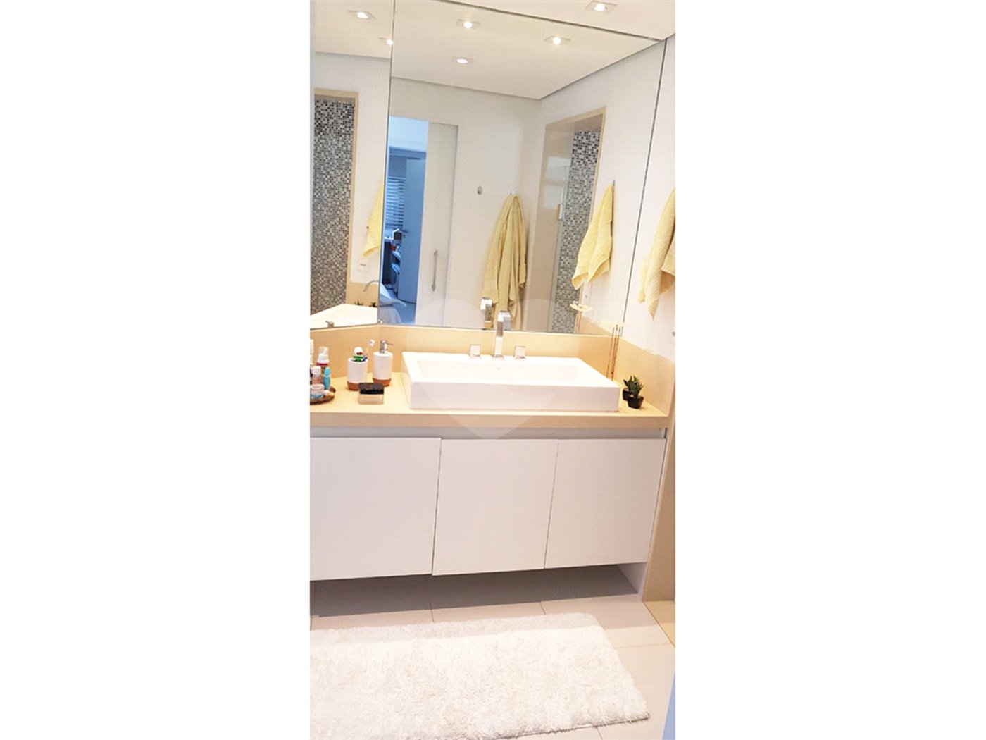 Apartamento à venda com 3 quartos, sendo 1 suíte, em Moema, São Paulo, SP