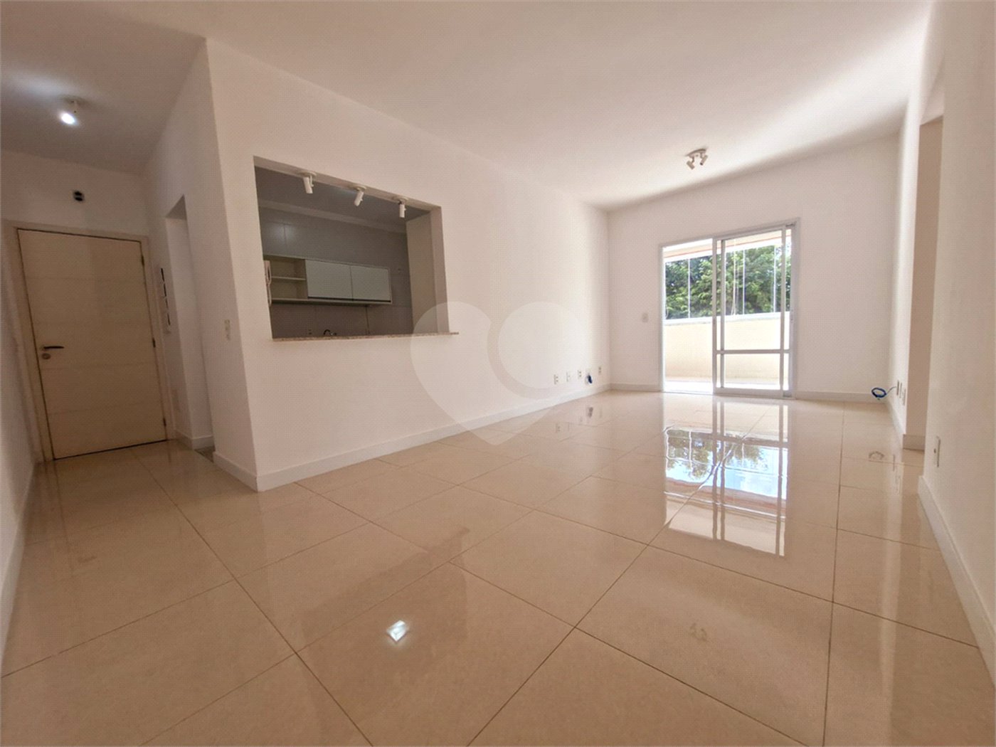Apartamento à venda com 2 suítes em Pinheirinho, Vinhedo, SP