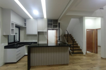 Casa à venda com 3 quartos, sendo 2 suítes, no condomínio Vila Rica, Indaiatuba - SP