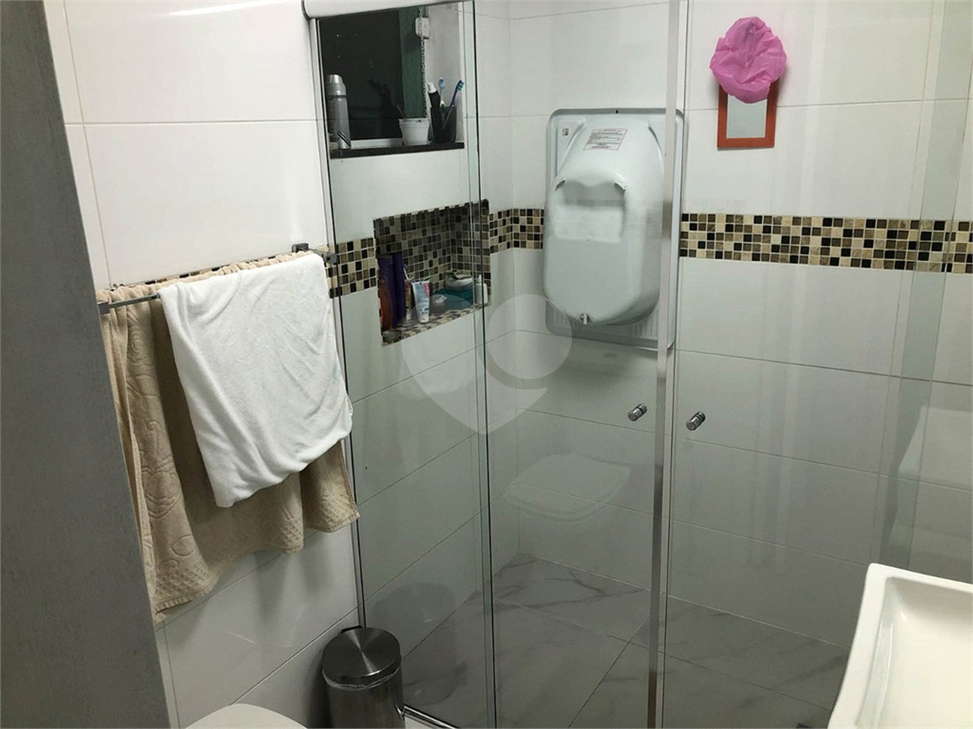 Casa à venda com 3 quartos, sendo 1 suíte, no condomínio Dolce Villa Anália Franco, São Paulo - SP