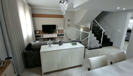 Casa à venda com 3 quartos, sendo 1 suíte,  no condomínio Vila Arnoni, São Paulo - SP