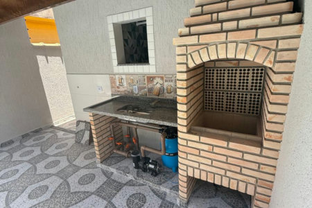 🏖️ Oportunidade Imperdível em Itanhaém – Casa com Piscina à Venda!