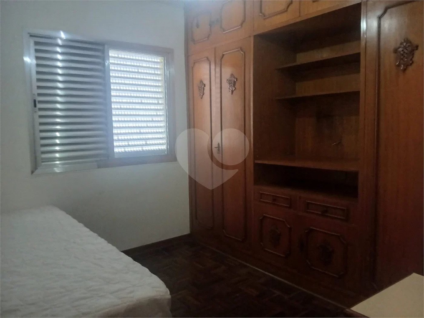 Apartamento a venda com porteira fechada no Belem com 95m com 03 dormitórios espaçoso sendo um suíte, 2 vagas. Aceita Permuta.