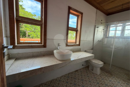 Casa à venda com 4 quartos, sendo 2 suítes, em Ogiva, Cabo Frio, RJ