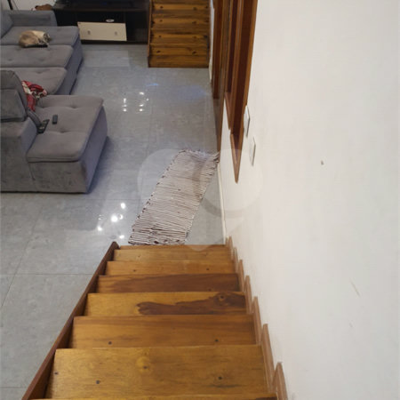 Sobrado à venda com 2 quartos, sendo 1 suíte, em Jardim Meliunas, São Paulo, SP