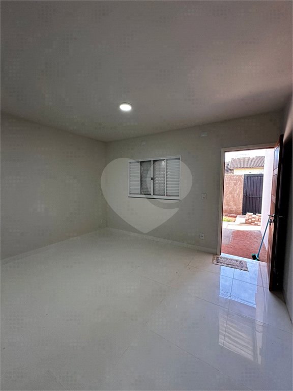 Casa à venda com 3 quartos, sendo 1 suíte,  em Flanboyant Residencial Park, Ponta Porã, MS