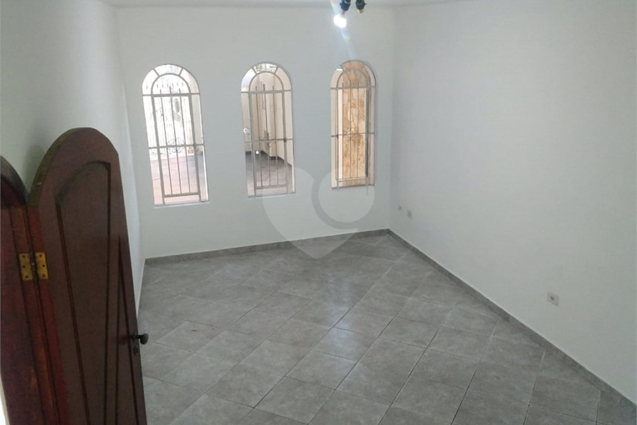 Sobrado à venda com 3 quartos, sendo 1 suíte, em Tremembé, São Paulo, SP