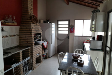 Casa à venda com 3 quartos, sendo 2 suítes, no condomínio Outeiro das Flores, Itupeva - SP