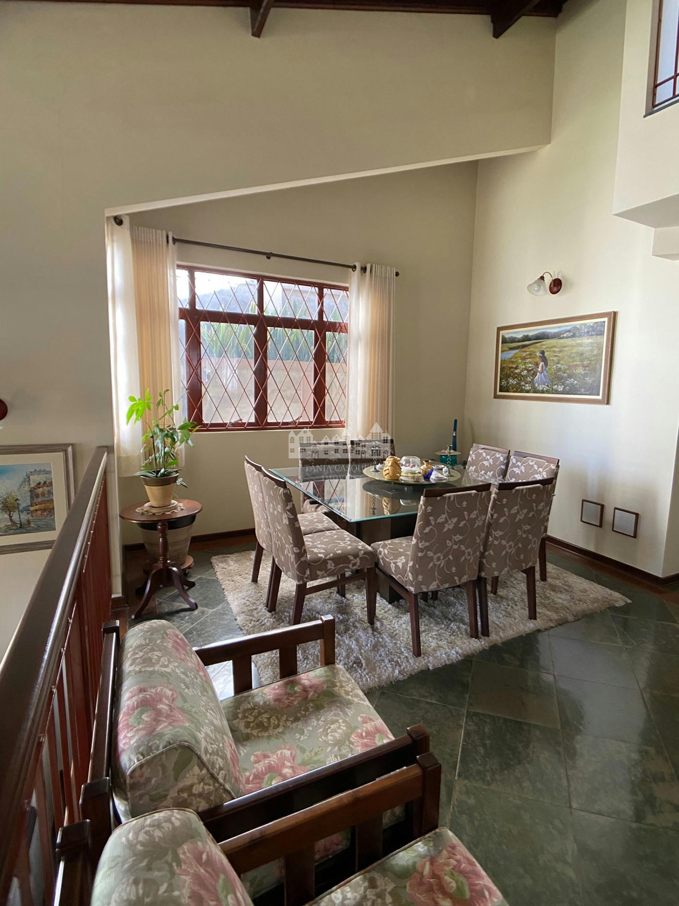 Casa à venda com 3 quartos, sendo 1 suíte, com vista deslumbrante em Recreio Maristela, Atibaia