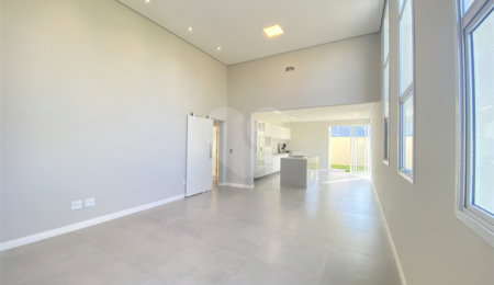 Casa à venda com 3 quartos, sendo 1 suíte, no condomínio Reserva Central Parque, Salto - SP