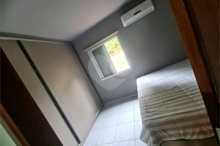 Casa à venda com 2 quartos no condomínio Karolyne, Votorantim - SP