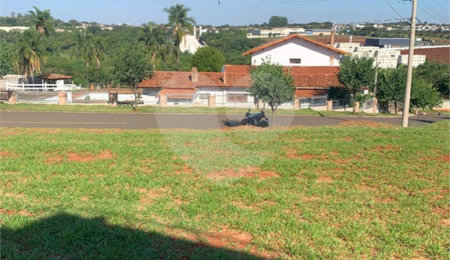 Terreno à venda em Jardim São Camilo, Araraquara, SP