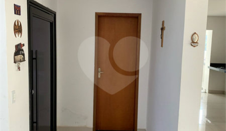 Casa à venda com 3 suítes no condomínio Altos de São Roque, São Roque - SP