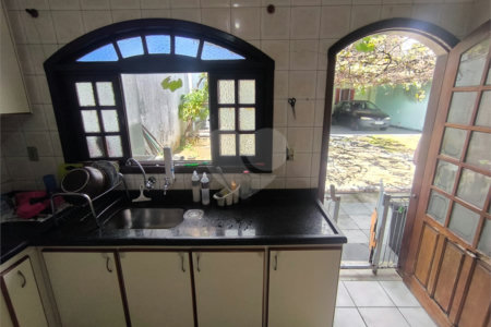 Casa à venda com 5 quartos, sendo 2 suítes, em Jardim Umarizal, São Paulo, SP