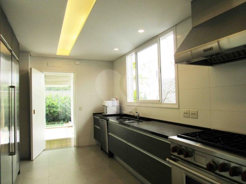 Casa à venda com 4 suítes no condomínio Bauhaus, São Paulo - SP