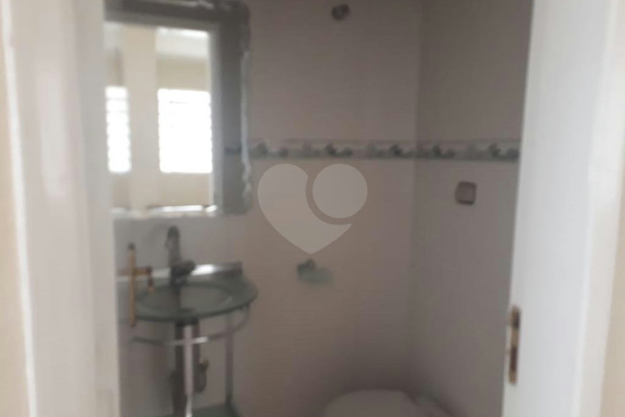 Casa à venda com 4 quartos, sendo 2 suítes, em Santana, São Paulo, SP