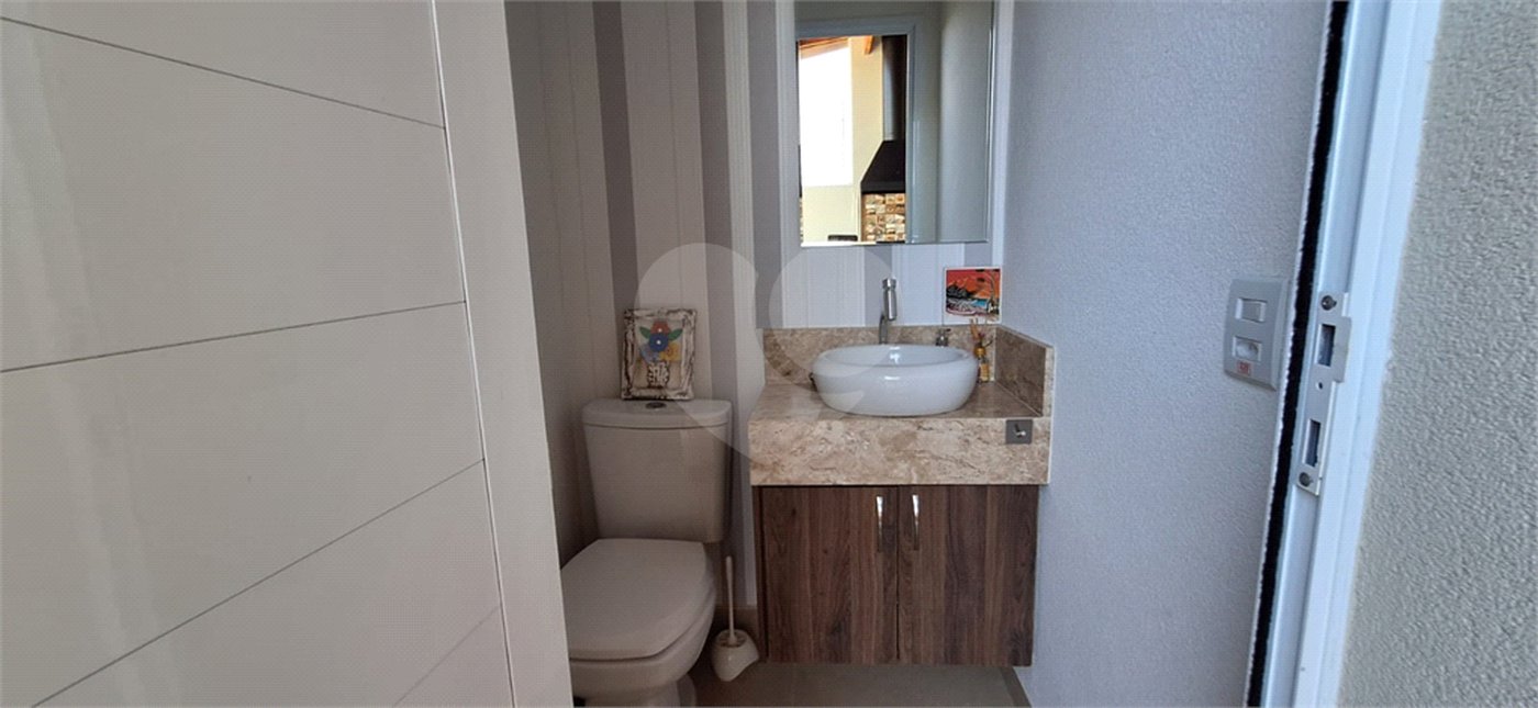 Casa à venda com 3 quartos, sendo 1 suíte, em Pinheirinho, Vinhedo, SP