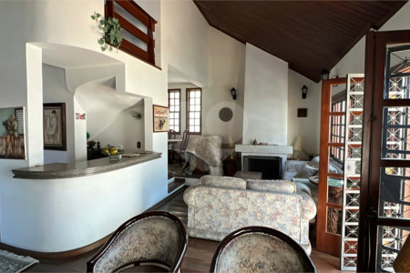Casa à venda com 4 quartos, sendo 3 suítes, em Chácara Monte Alegre, São Paulo, SP