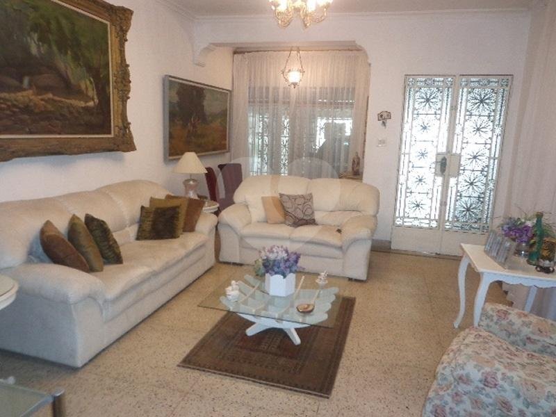 Sobrado à venda com 3 quartos, sendo 2 suítes, em Indianópolis, São Paulo, SP