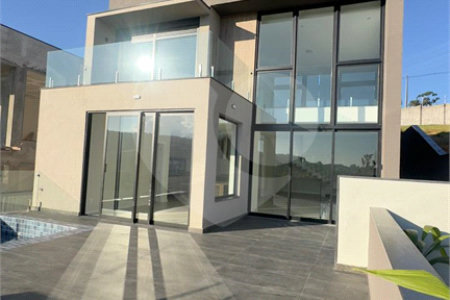 Casa à venda com 3 suítes no condomínio Vale das Águas, Bragança Paulista - SP