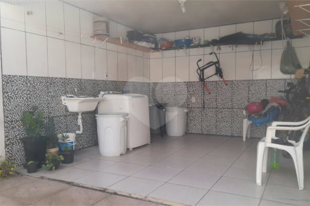 Casa à venda com 4 quartos, sendo 1 suíte, em Jardim Altos do Itavuvu, Sorocaba, SP