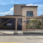 Sobrado à venda com 3 quartos, sendo 1 suíte,  em Jardim Modelo, Suzano, SP