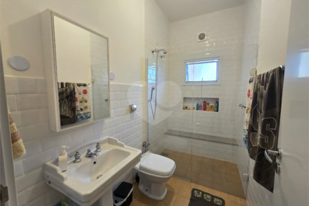 Casa à venda com 3 quartos, sendo 1 suíte,  no condomínio Golden Ville, Itapetininga - SP