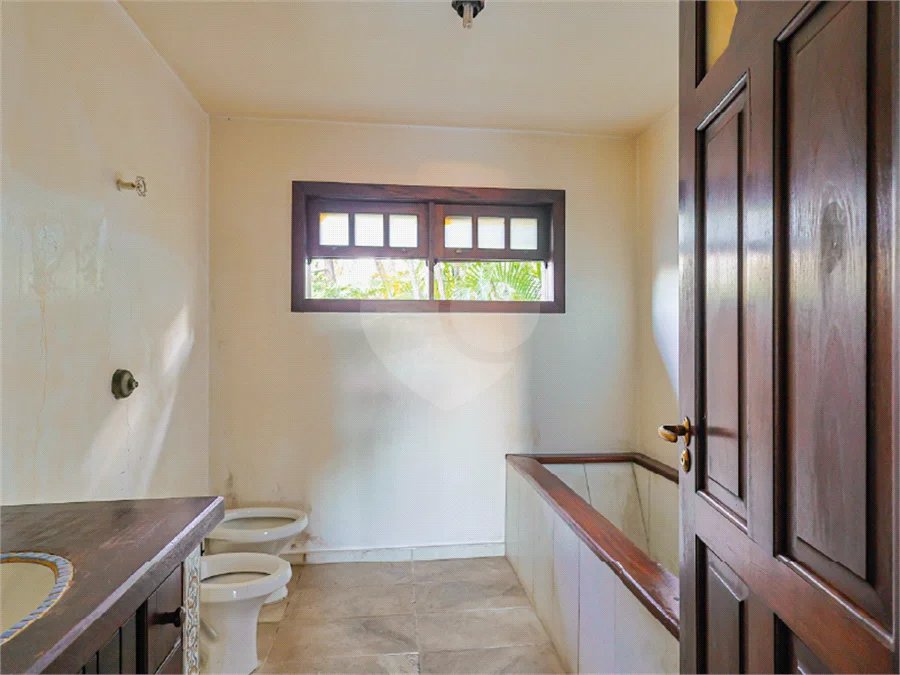 Sobrado à venda com 3 quartos, sendo 1 suíte,  em Jardim Leonor, São Paulo, SP