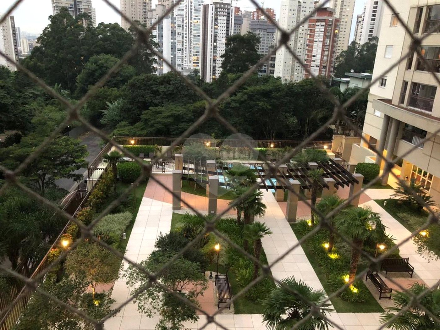 Apartamento à venda com 3 quartos, sendo 2 suítes,  em Paraíso do Morumbi, São Paulo, SP